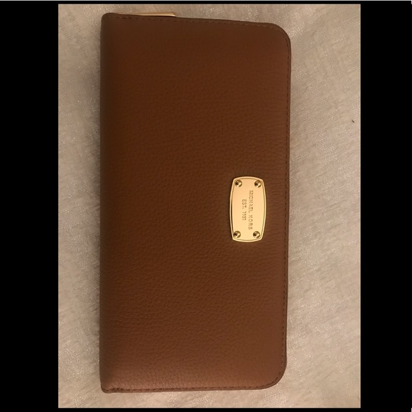 Michael Kors wallet - Picture 2 of 4